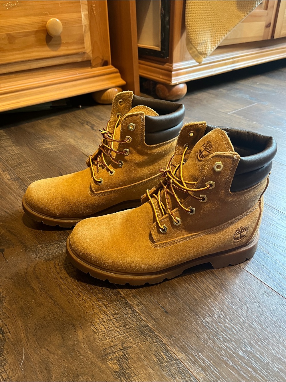 Timberland Suede Work Boots in Wheat/Chestnut Women’s Size 8.5 NWOT